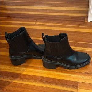 Universal Thread Black Ankle Booties with Western Influence